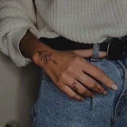 Тату на зап’ясті