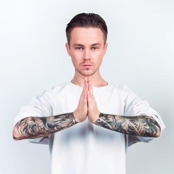 Артем Пивоваров