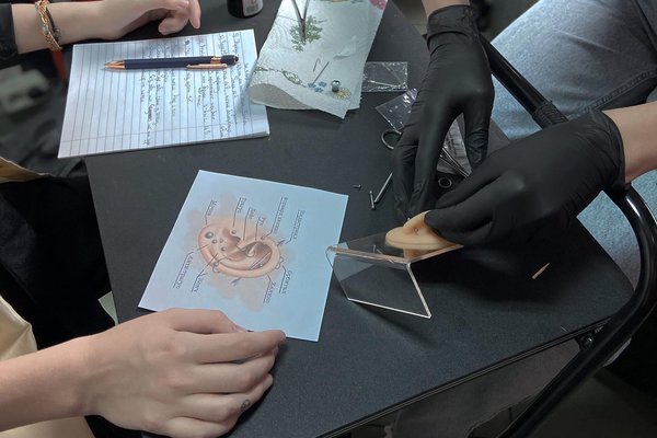 Навчання пірсингу в Калуші