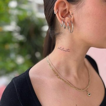 Тату на шее для женщин