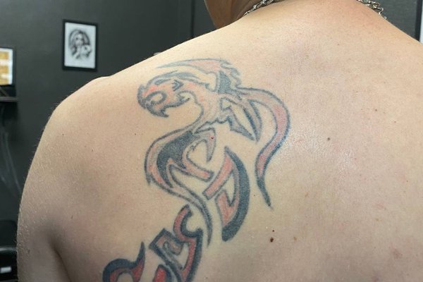 старение тату