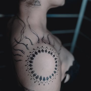 тату на плече