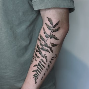 ботанические тату на руку