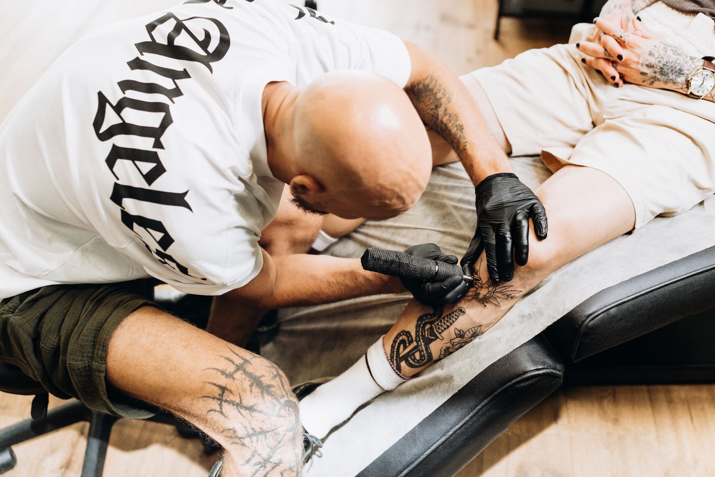 тату на нозі