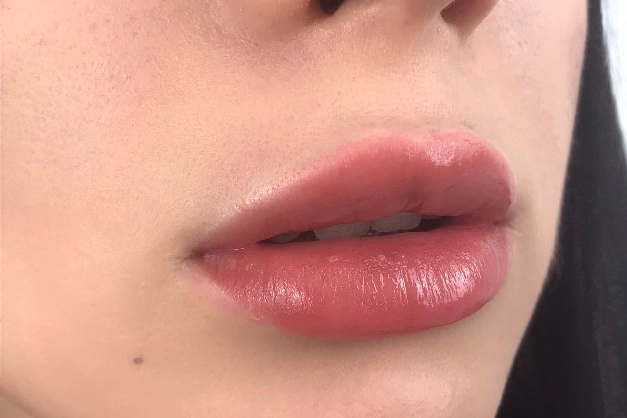Eyebrow permanent makeup