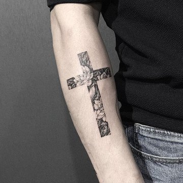 Тату ескізи хреста