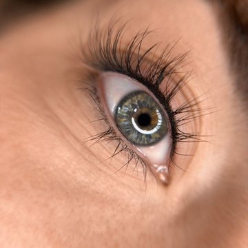 близький план ока, перманентний макіяж