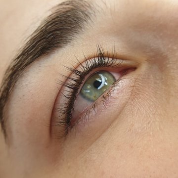 тоненька стрілочка перманенту - натуральний ефект погляду