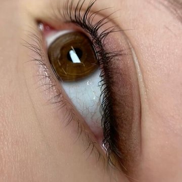 Перманентний макіяж повік міжвійна стрілка