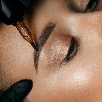 Процедура перманентного макіяжу брів апаратом